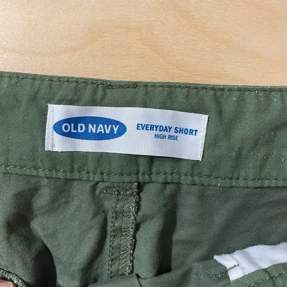 Old Navy Olive High Rise Shorts 8 (OQ)